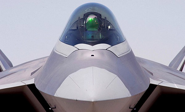 洛-马称猛禽战力是F-15C的4倍号称40年不过时