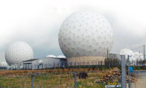 美军在英国拥有35处基地进行秘密武器试验(图)