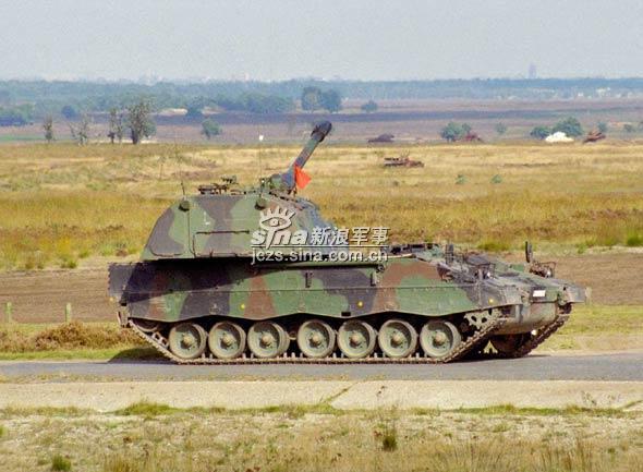 图文:世界上性能最优异的PZH2000自行榴弹炮