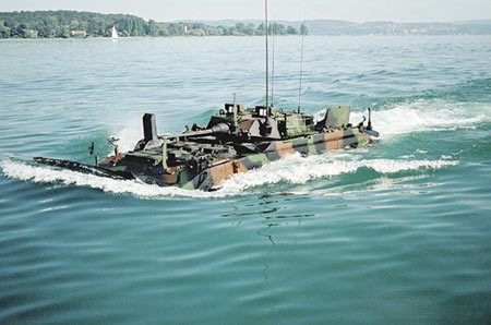 “锯脂鲤”装甲车悬挂系统与武器配备(组图)