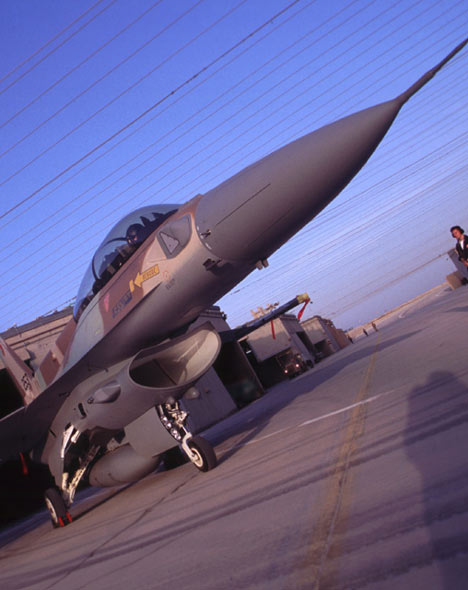 以色列空军引进F-16I飞行员系统训练器(附图)