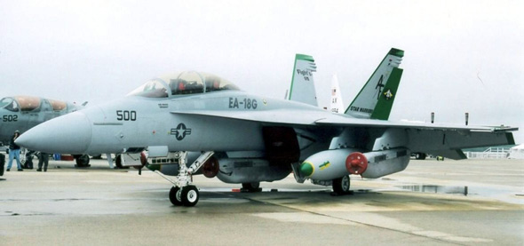 图文：为美海军生产的EF-18G电子攻击机
