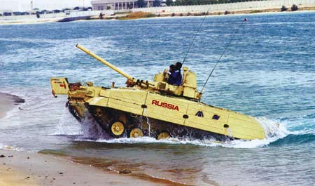 俄制BMP系列战车家族综述(组图)