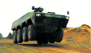 波兰陆军“狼獾”装甲车进行恶劣天气试验(图)