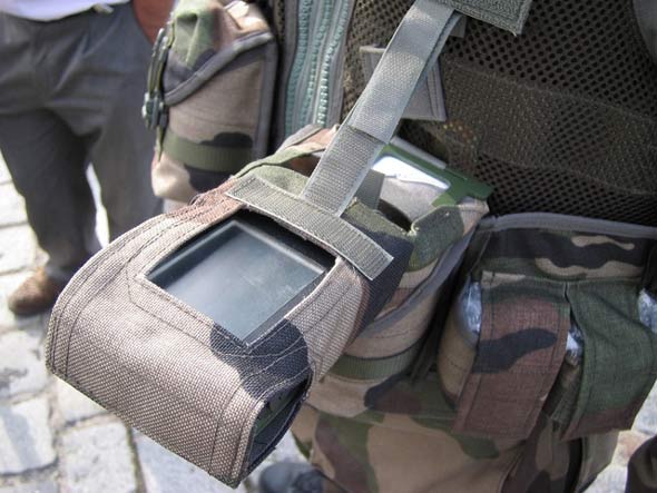 图文：法国FELIN战斗系统GPS导航仪