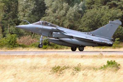 法国建议印度购买40架阵风多用途战机(组图)