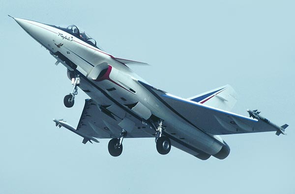 法国空军将建立第一个阵风战斗机大队(附图)