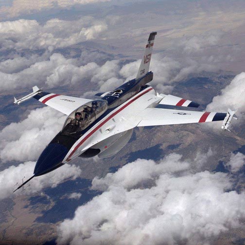 图文:F-16MUTV验证推力矢量控制技术的验证机