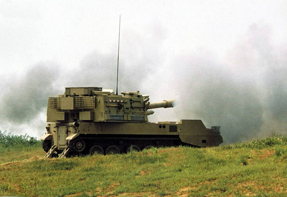 图文：PLZ-45自行火炮实弹射击