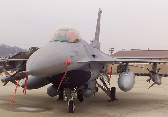 美空军升级第40/42批次F-16C/D战机(附图)