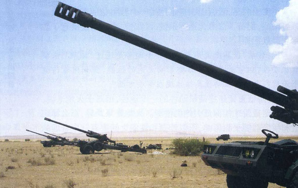 图文中国155毫米自动推进牵引榴弹炮阵地