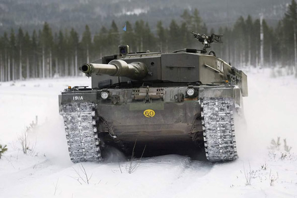 图文：挪威陆军装备的豹IIA4型主战坦克