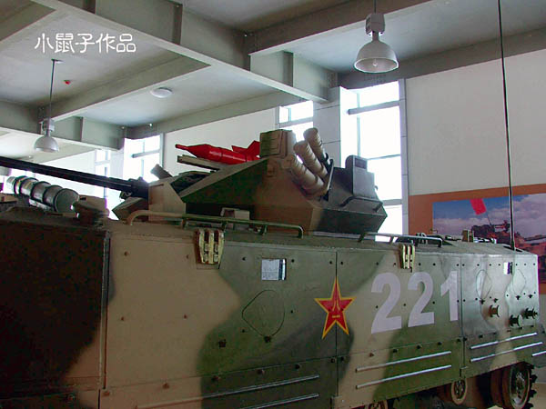 图文：国产ZBD2000伞兵战车炮塔