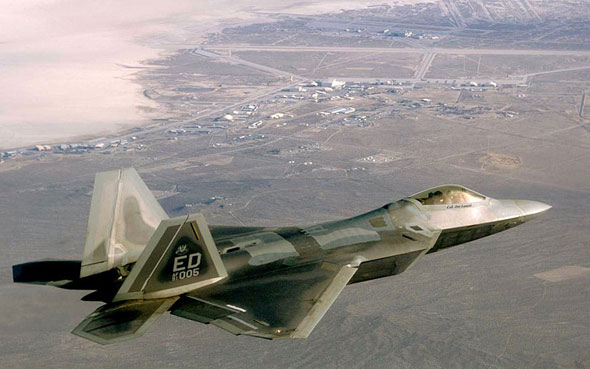 F-22猛禽战力超美军现役鹰式战机14倍(图)