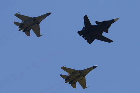 俄空军3年内将裁减大约4500架军用飞机(组图)