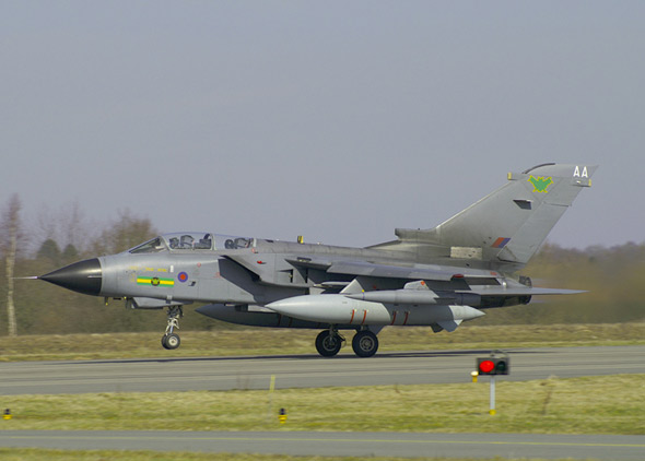 欧洲战斗机安装有源相控阵雷达后开始试飞(图)