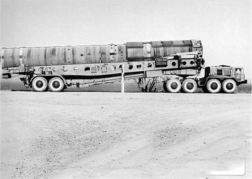 美国核弹头数比俄罗斯多1500枚(组图)