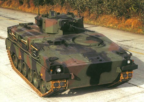 图文：90年代制造的安装6个负重轮的大车体型