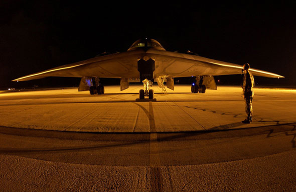 美军出资11.44亿改进B-2隐身轰炸机雷达(图)