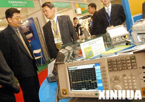 图文：精密的电子设备亮相展