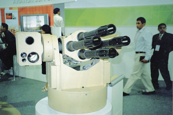 澳美新推出赤背蜘蛛金属风暴遥控武器系统(图)