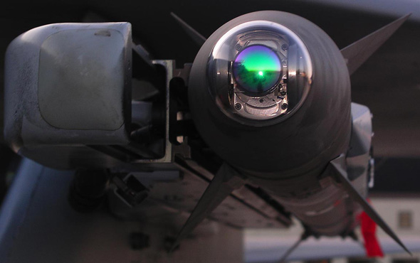 图文：R-73并未如AIM-9X般使用热成像制导头