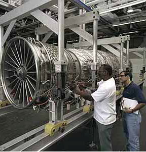 F135发动机SDD阶段试验达到5000小时(组图)