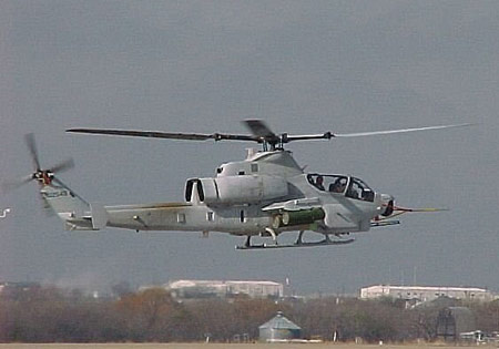 AH-1Z和UH-1Y直升机开始进行作战评估试验(图)