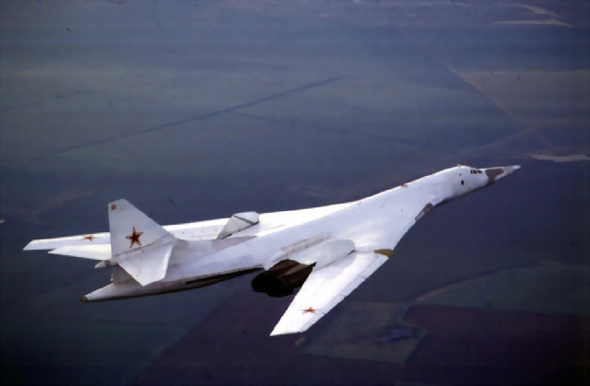 图文：俄制图-160战略轰炸机试飞