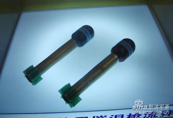 图文：发烟型催泪枪榴弹