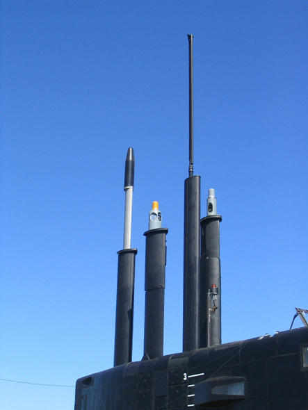 图文：拉达级潜艇指挥舵上伸出的各种装置