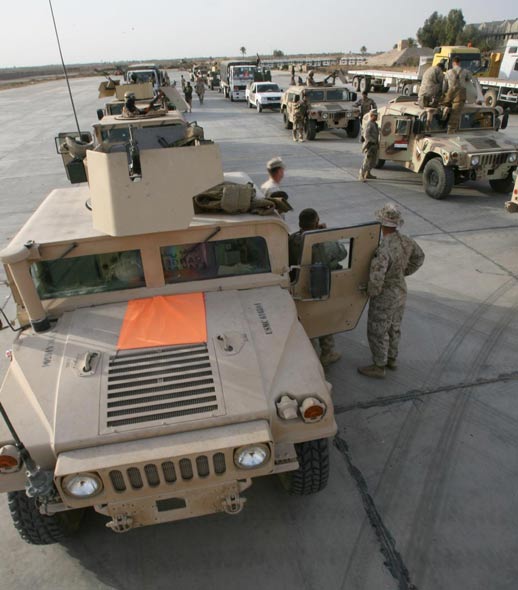 美国陆军再次订购M1114增强型悍马车(图)