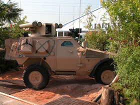 法国推出装备俄制反坦克导弹的装甲汽车(图)