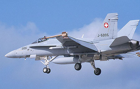 瑞士“大黄蜂”战机完成第一阶段改进工作(图)