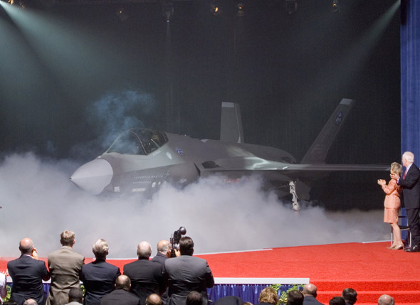 F-35闪电II战机今年开始将从研制转向制造(图)