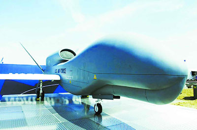 无人战机独步英国航展千米高空能捕捉人头(图)