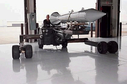 美将整修核武库中最老式B-61型核弹(图)