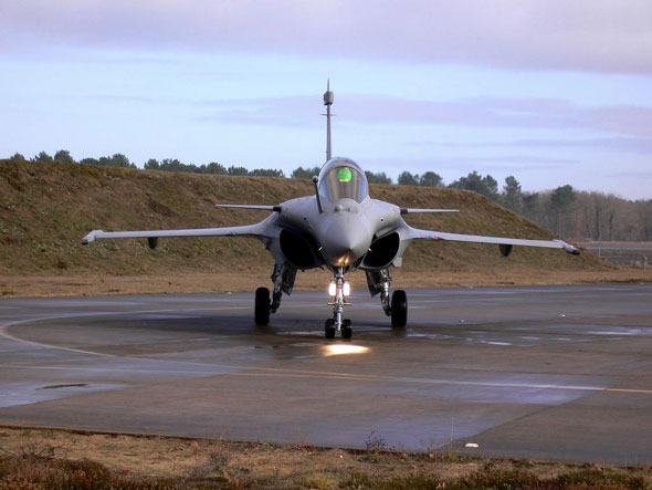 法国空军阵风F2战机形成初步作战能力(图)