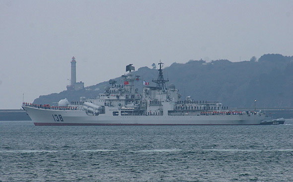 图文:中国海军订购的138现代舰回国途中