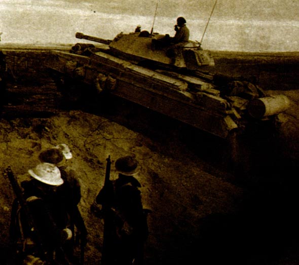图文：1942年北非战场撤退中的英国军队