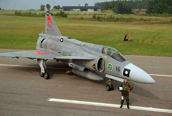 图文:瑞典空军Saab-37雷式战斗机