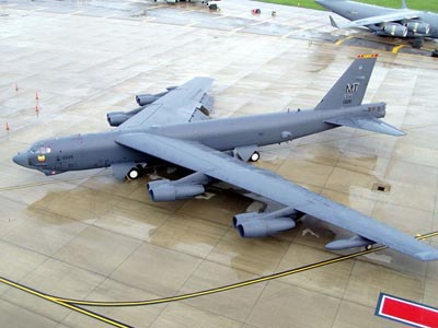 美空军将恢复B-52防区外干扰发射机计划(图)